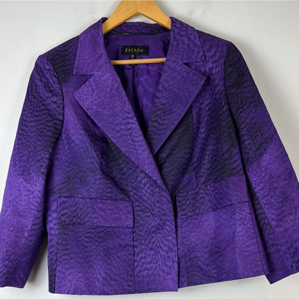 💜 ESCADA 💜 Vintage Purple Blazer with Notched Lapel and Fitted Silhouette Sz 44